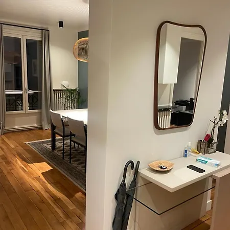 Apartment Elegance & Charm In Heart Of Daguerre Paris