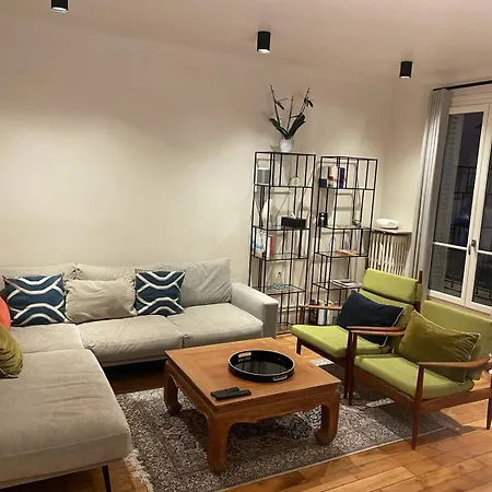 Elegance & Charm In Heart Of Daguerre Paris