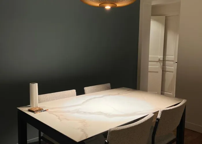 Elegance & Charm In Heart Of Daguerre París