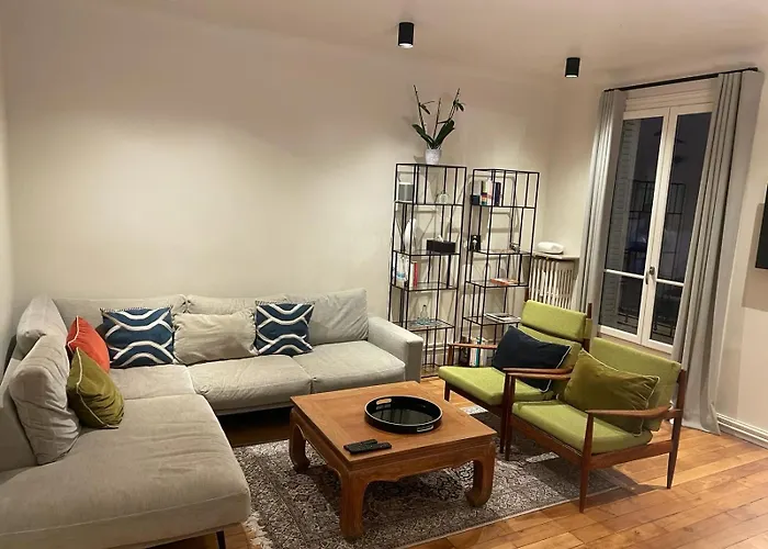 Elegance & Charm In Heart Of Daguerre París